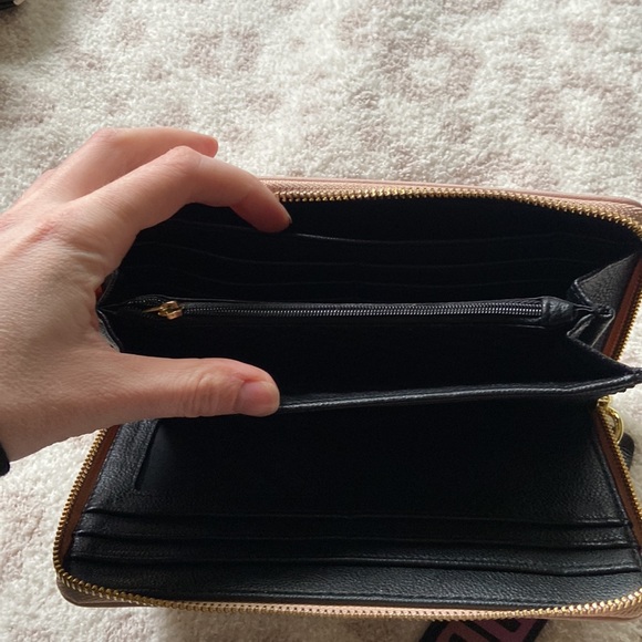 Steve Madden Blush Wallet with Wristlet - Picture 4 of 5